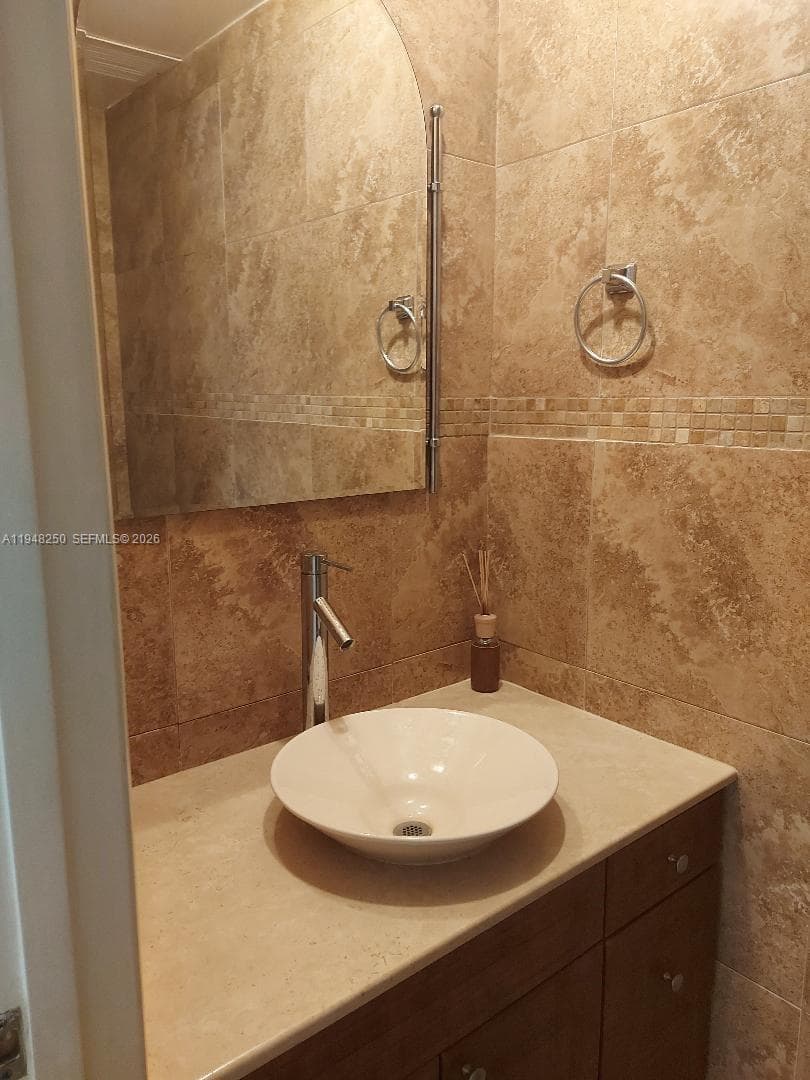 20033 NE 2nd Pl, Miami FL 33179 — 15