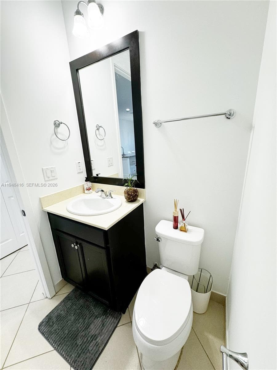 3209 W 98th Pl, Hialeah FL 33018 — 23