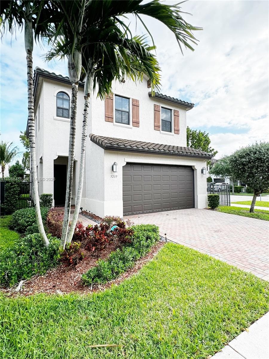 3209 W 98th Pl, Hialeah FL 33018 — 12