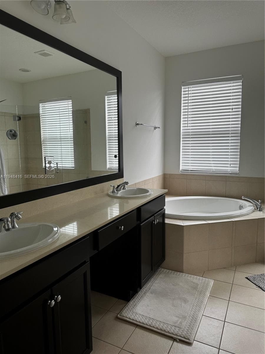 3209 W 98th Pl, Hialeah FL 33018 — 33