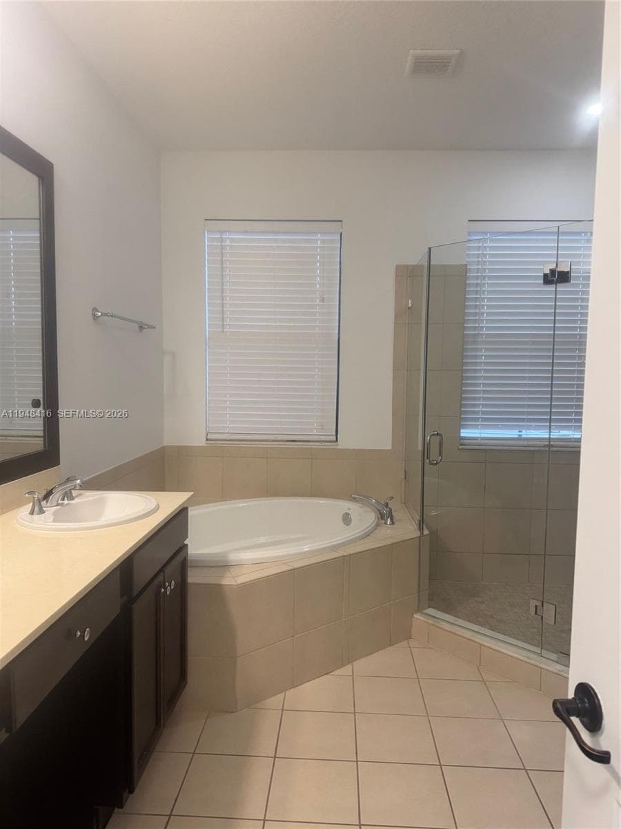 3209 W 98th Pl, Hialeah FL 33018 — 21