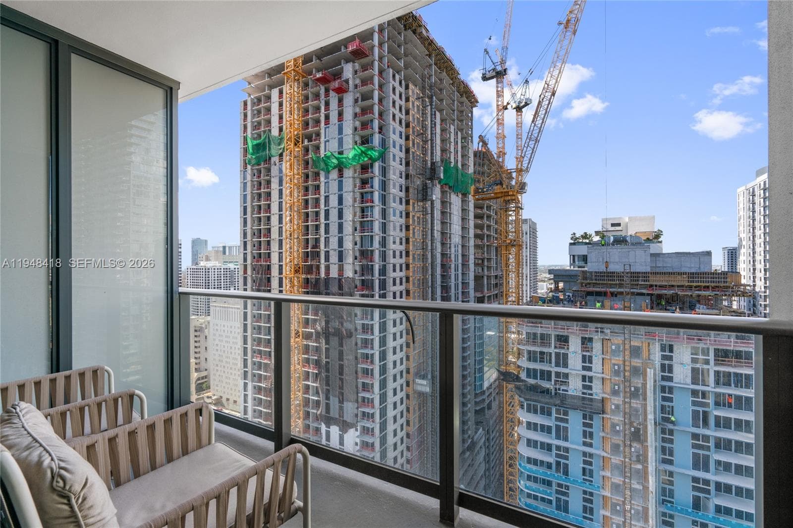 159 NE 6th St # 2804, Miami FL 33132 — 17