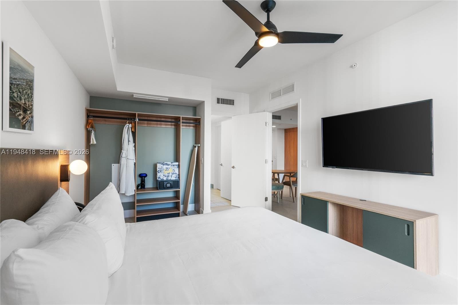 159 NE 6th St # 2804, Miami FL 33132 — 36