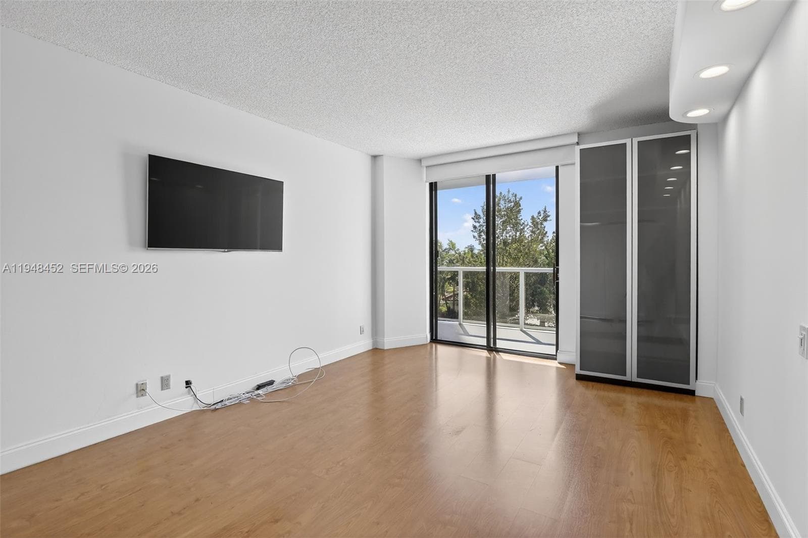 20281 E Country Club Dr # 405, Aventura FL 33180 — 16