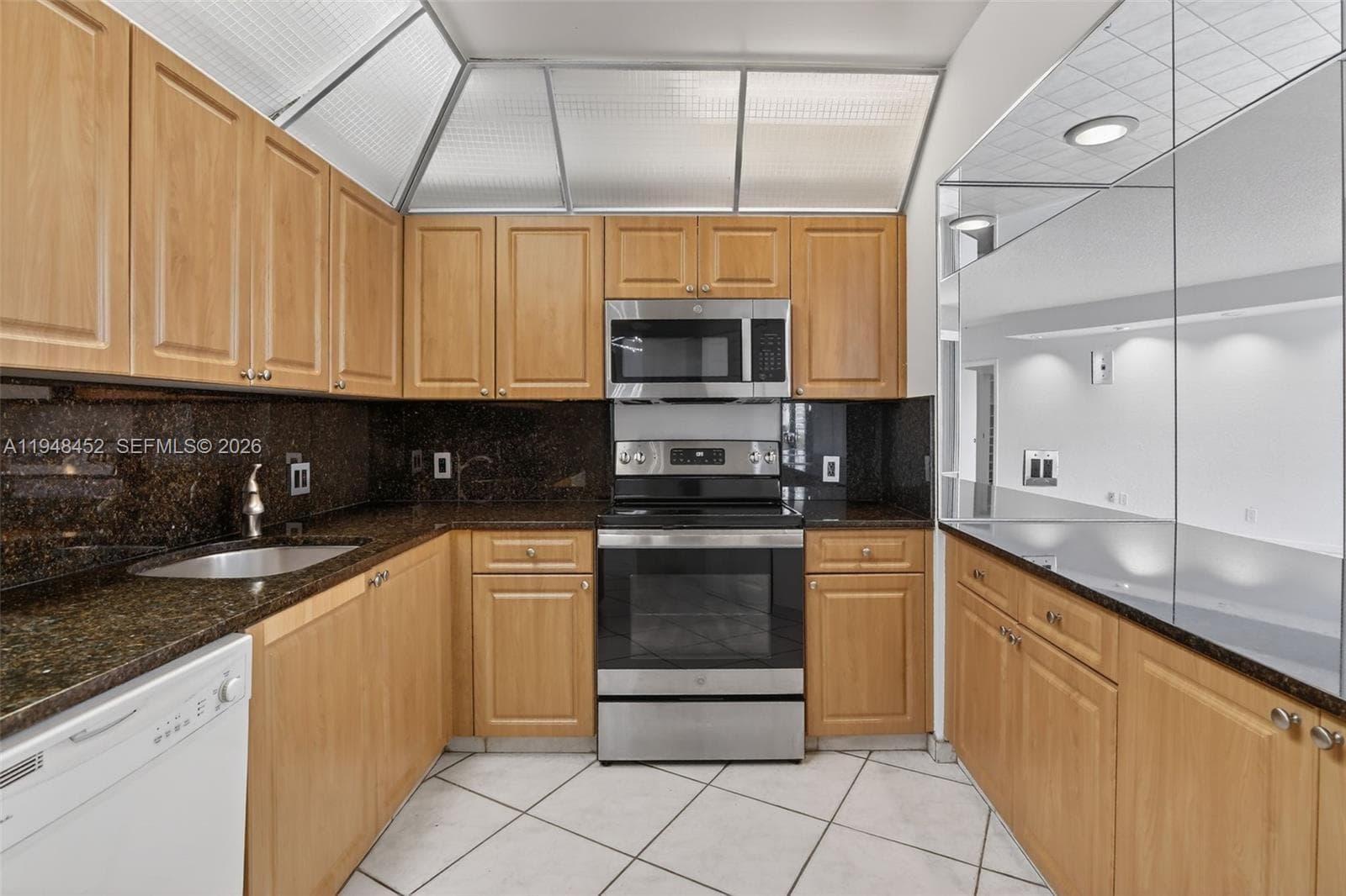 20281 E Country Club Dr # 405, Aventura FL 33180 — 12