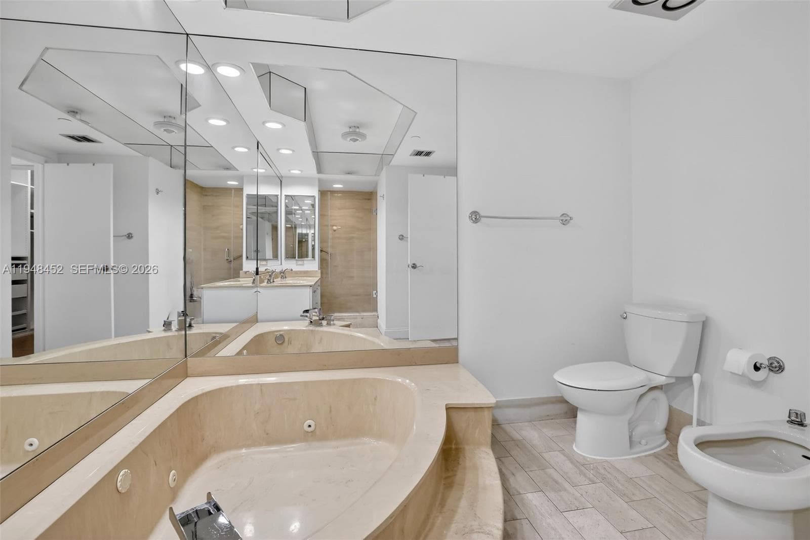 20281 E Country Club Dr # 405, Aventura FL 33180 — 22