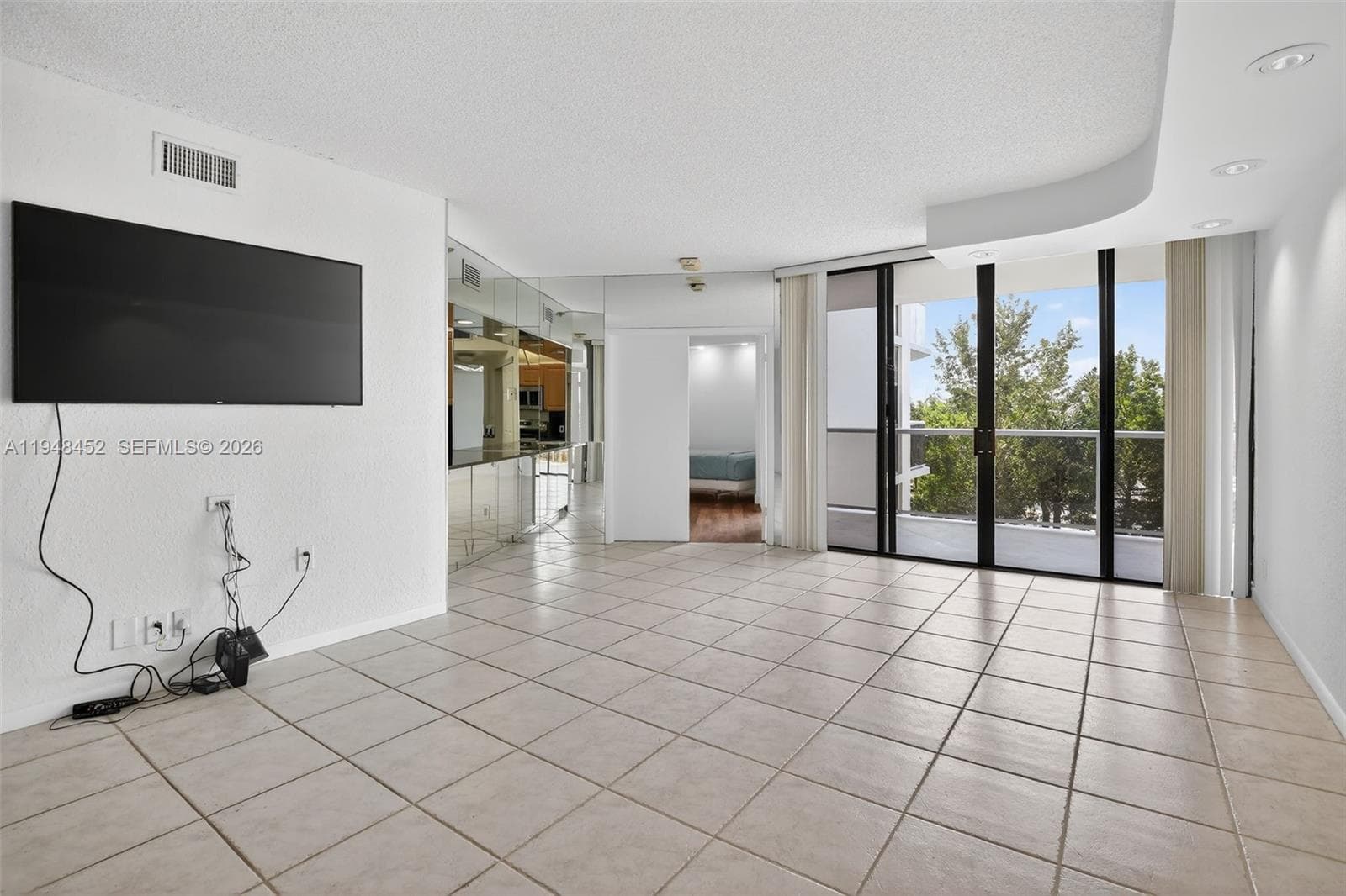20281 E Country Club Dr # 405, Aventura FL 33180 — 3