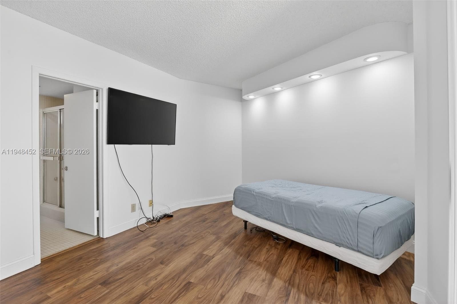 20281 E Country Club Dr # 405, Aventura FL 33180 — 24