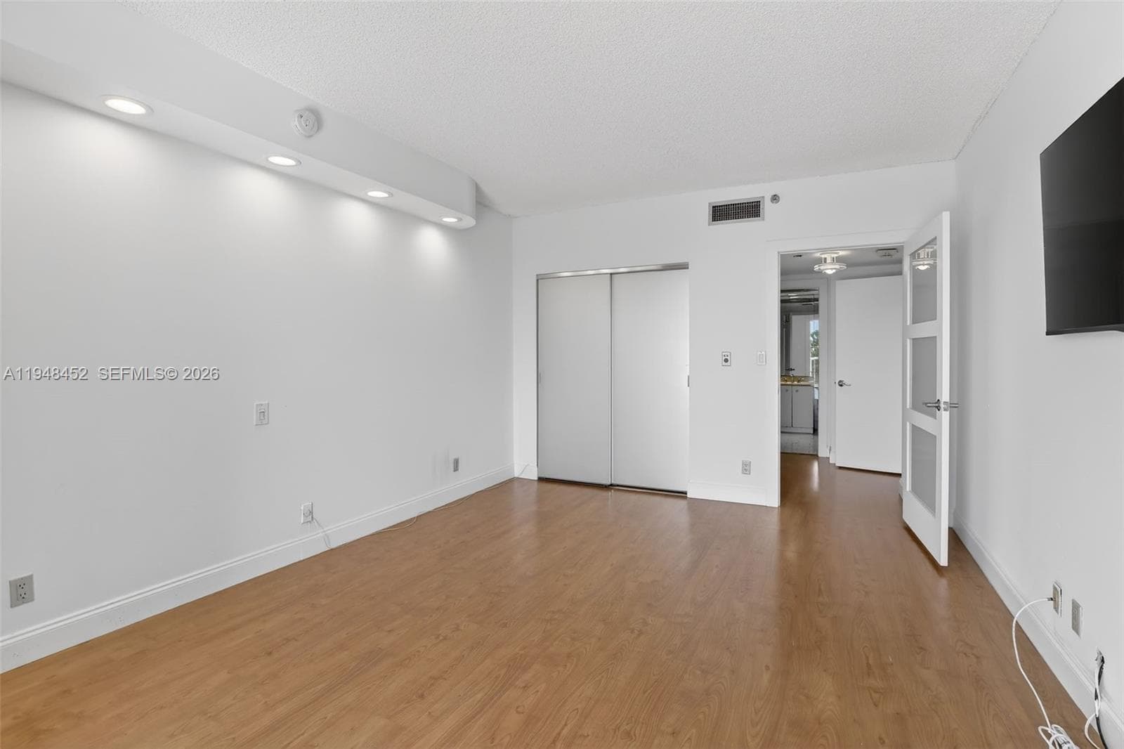 20281 E Country Club Dr # 405, Aventura FL 33180 — 18