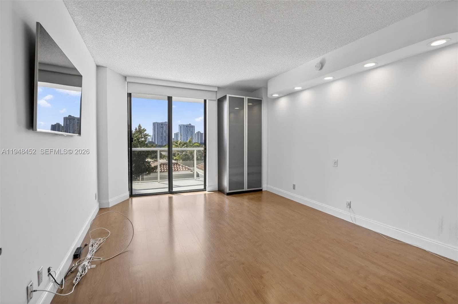20281 E Country Club Dr # 405, Aventura FL 33180 — 15