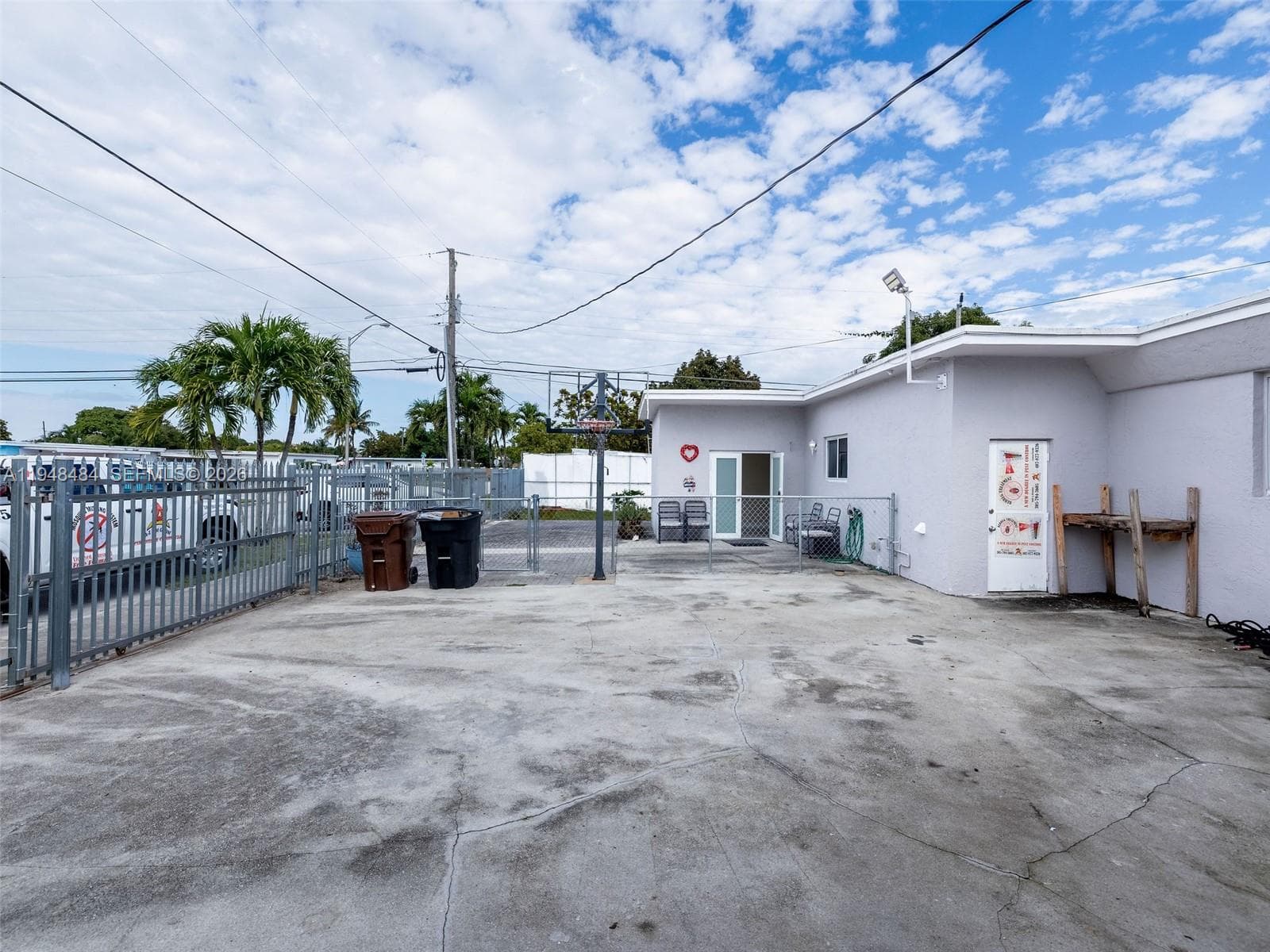 201 E 44th St, Hialeah FL 33013 — 27