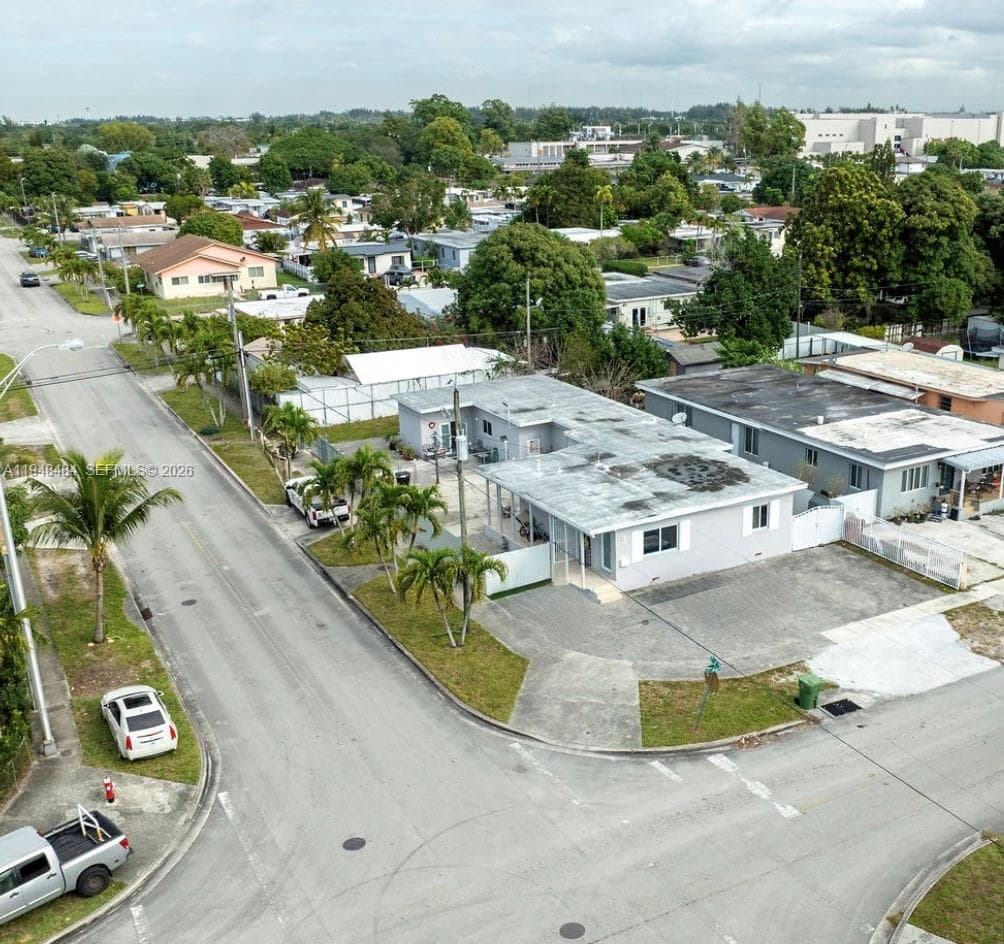 201 E 44th St, Hialeah FL 33013 — 3