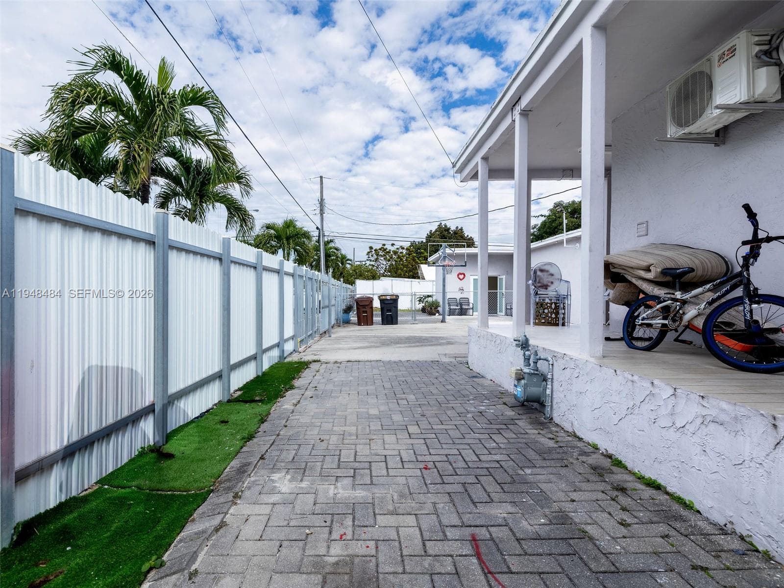 201 E 44th St, Hialeah FL 33013 — 30