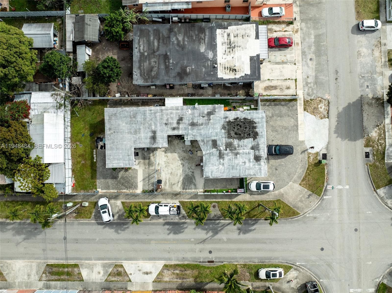 201 E 44th St, Hialeah FL 33013 — 41