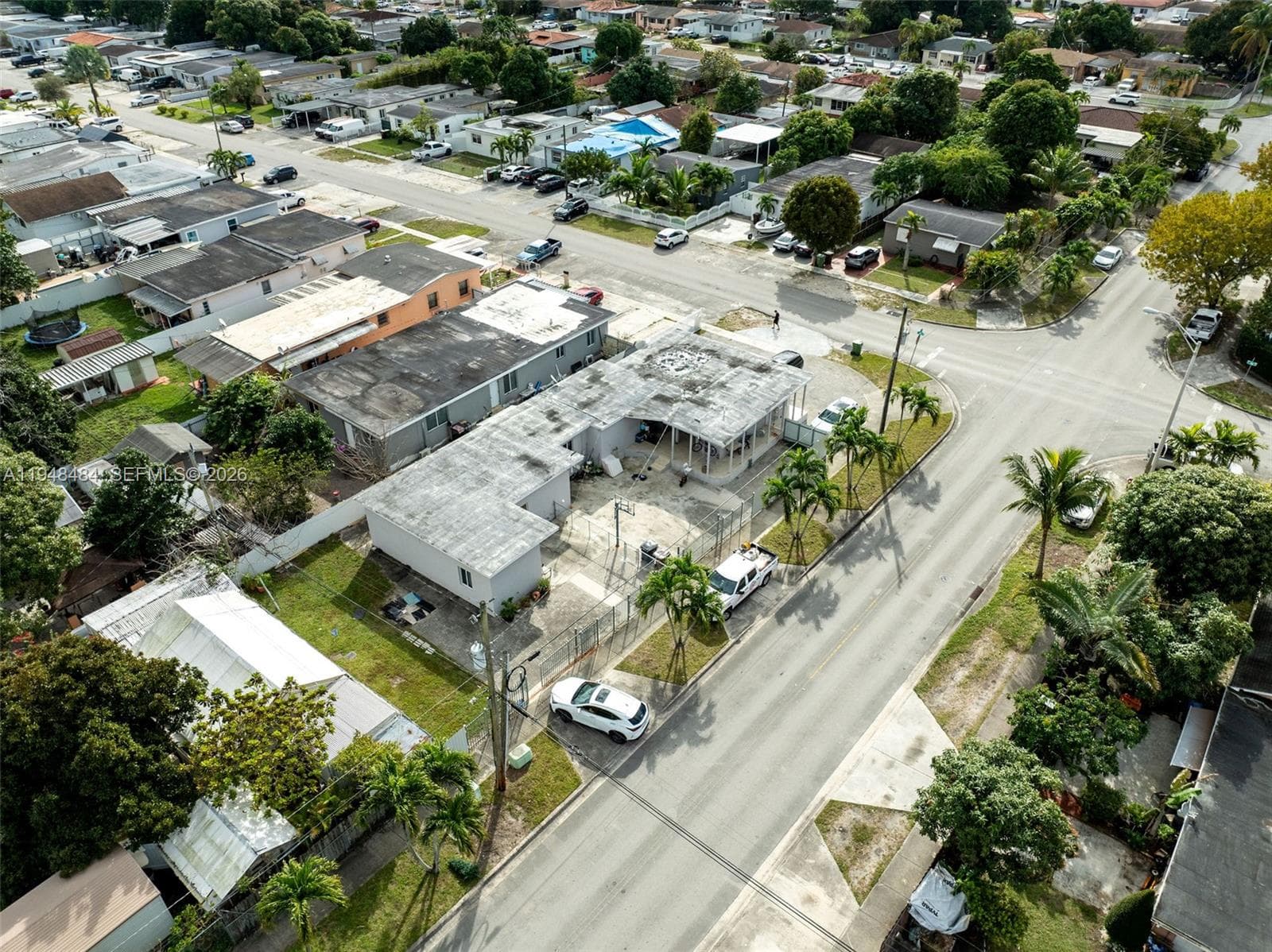 201 E 44th St, Hialeah FL 33013 — 40