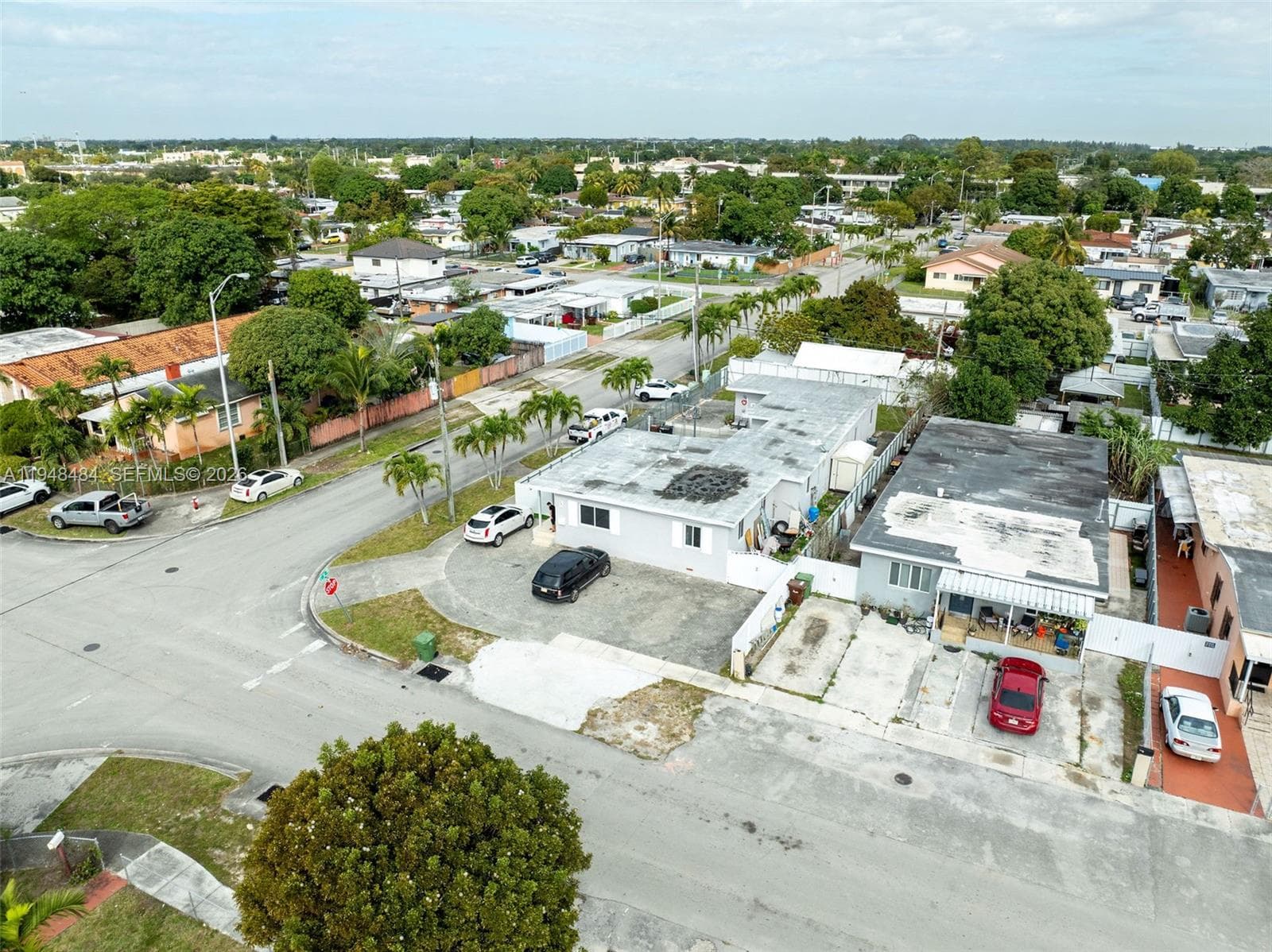 201 E 44th St, Hialeah FL 33013 — 39