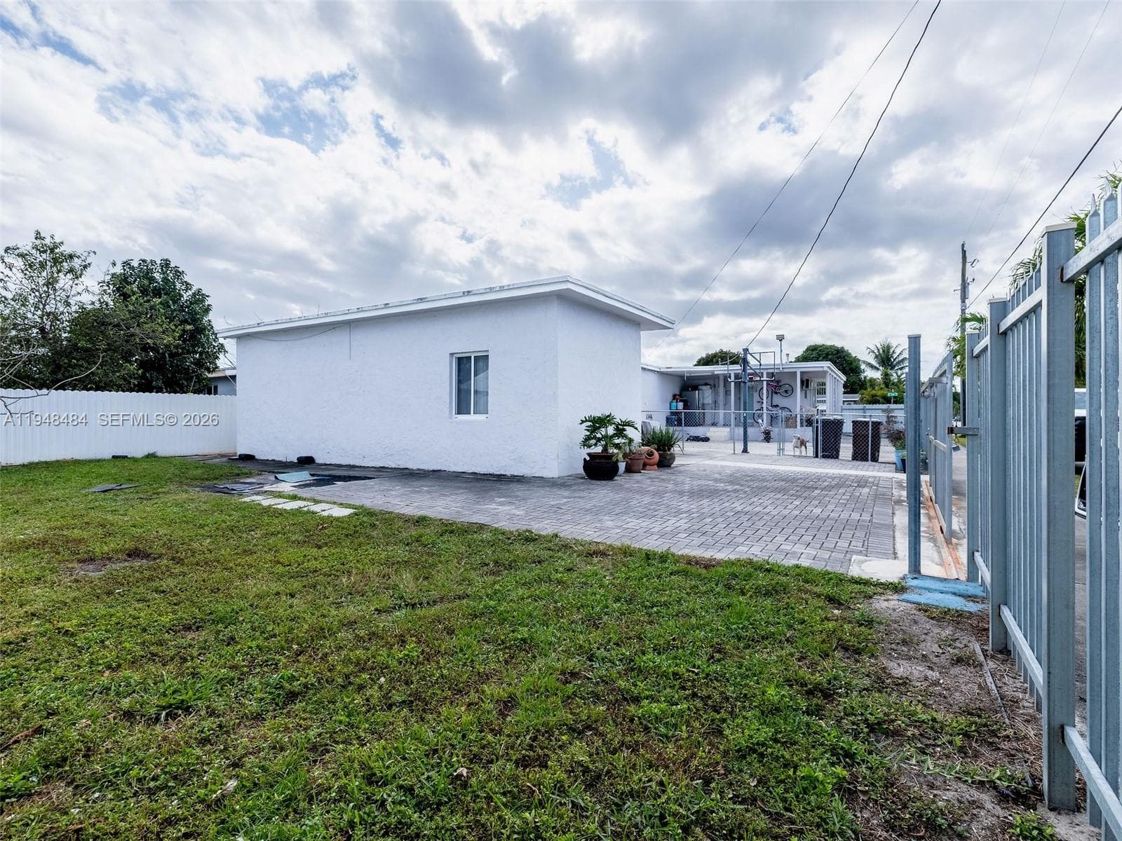 201 E 44th St, Hialeah FL 33013 — 4