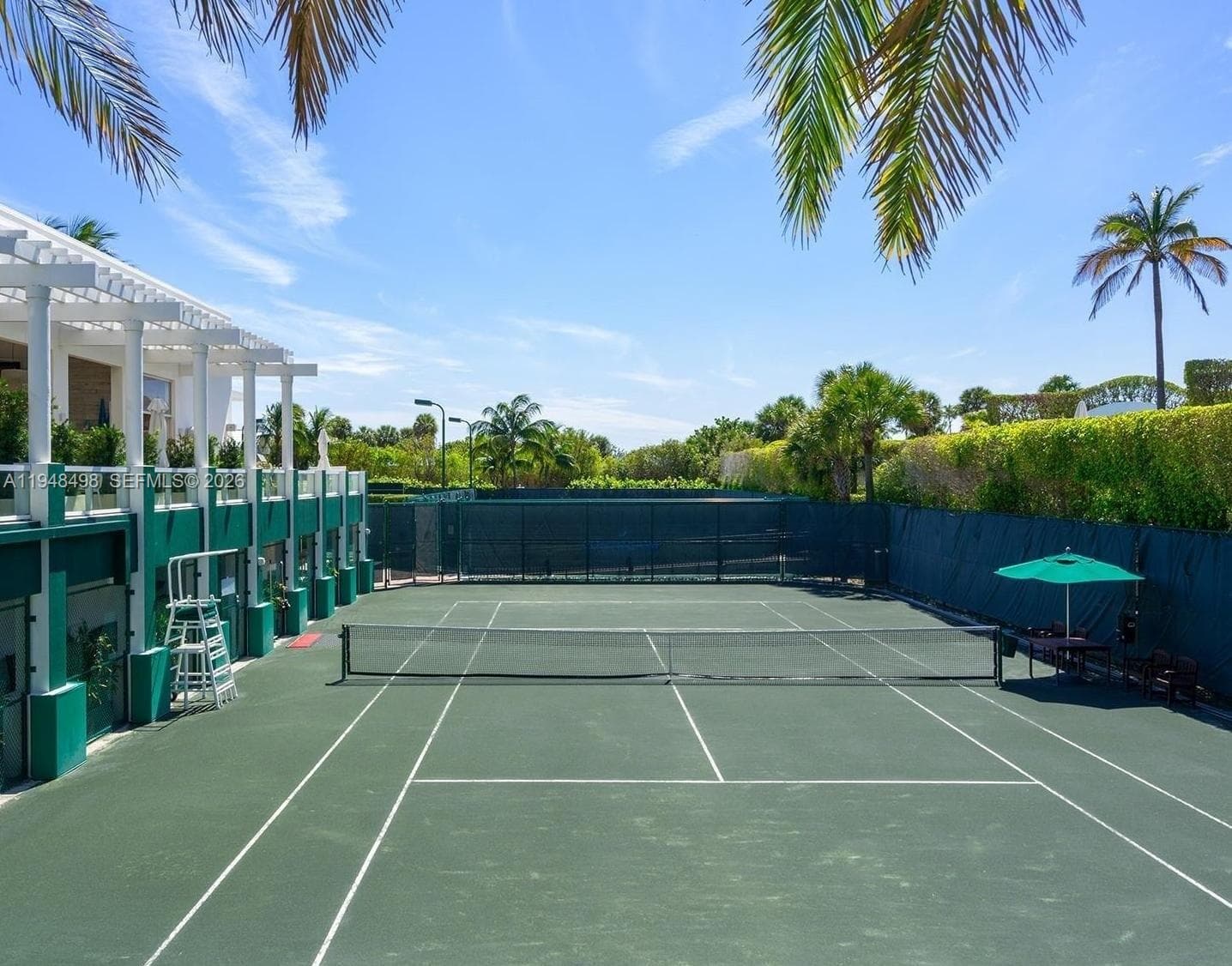 50 S Pointe Dr, Miami Beach FL 33139 — 26