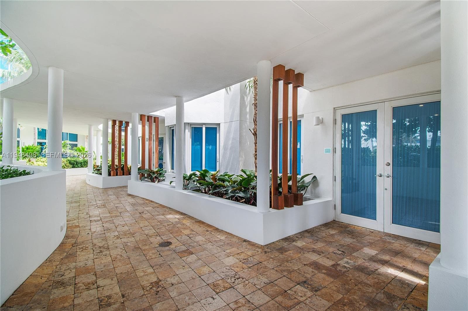 50 S Pointe Dr, Miami Beach FL 33139 — 20