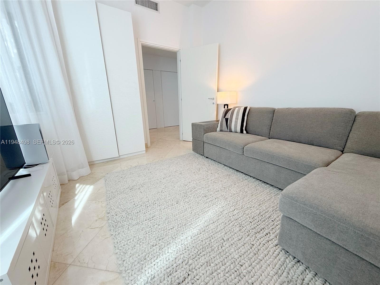 50 S Pointe Dr, Miami Beach FL 33139 — 9