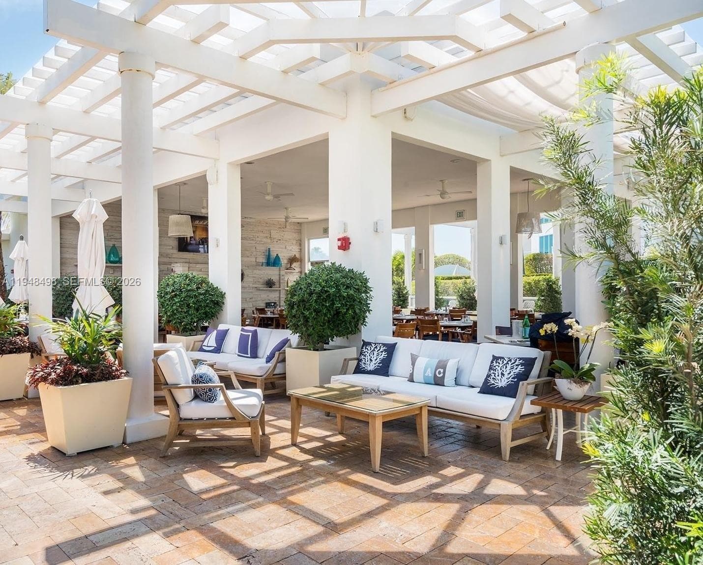 50 S Pointe Dr, Miami Beach FL 33139 — 24