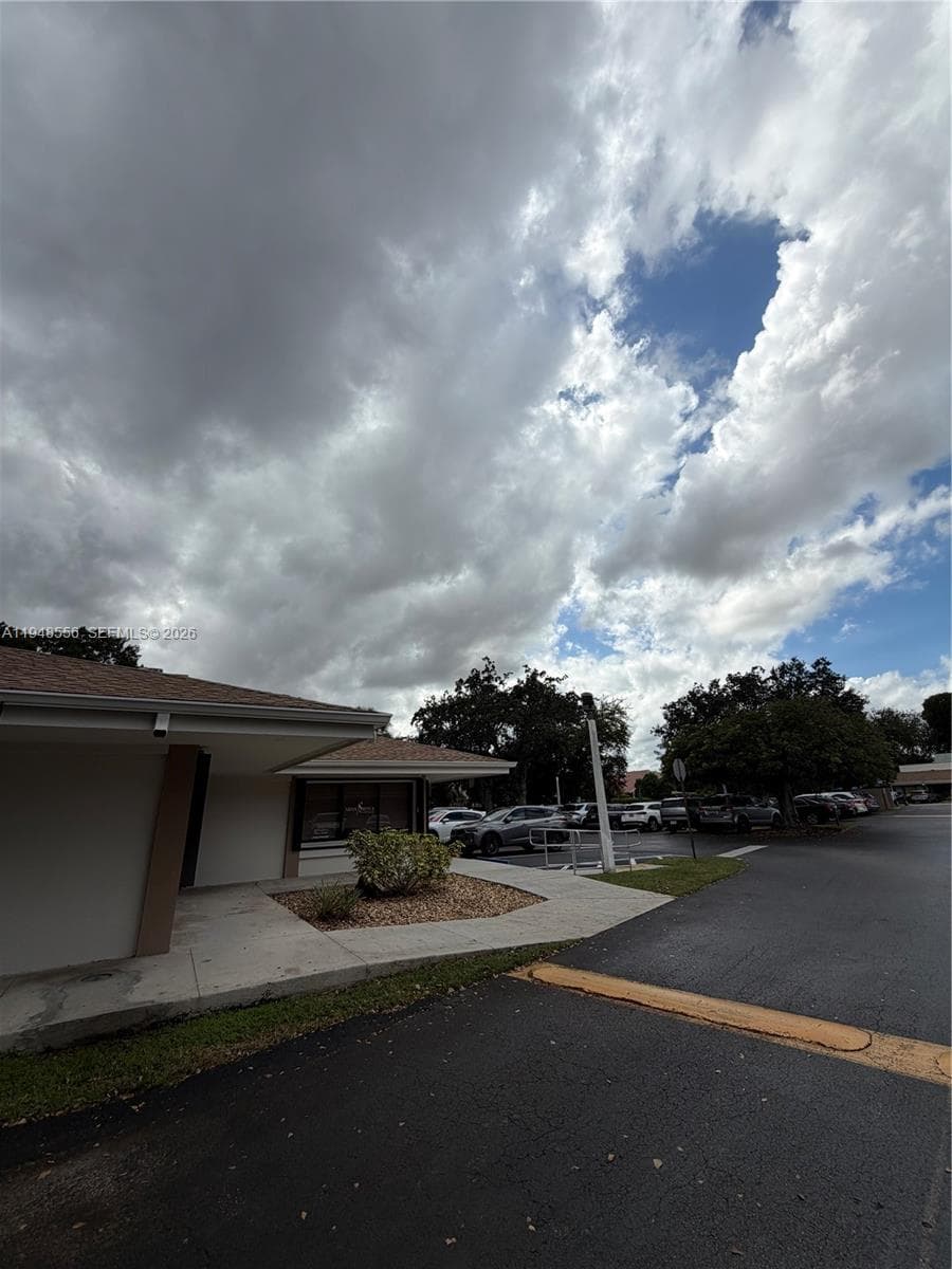 9260 Hammocks Blvd # 104, Miami FL 33196 — 1