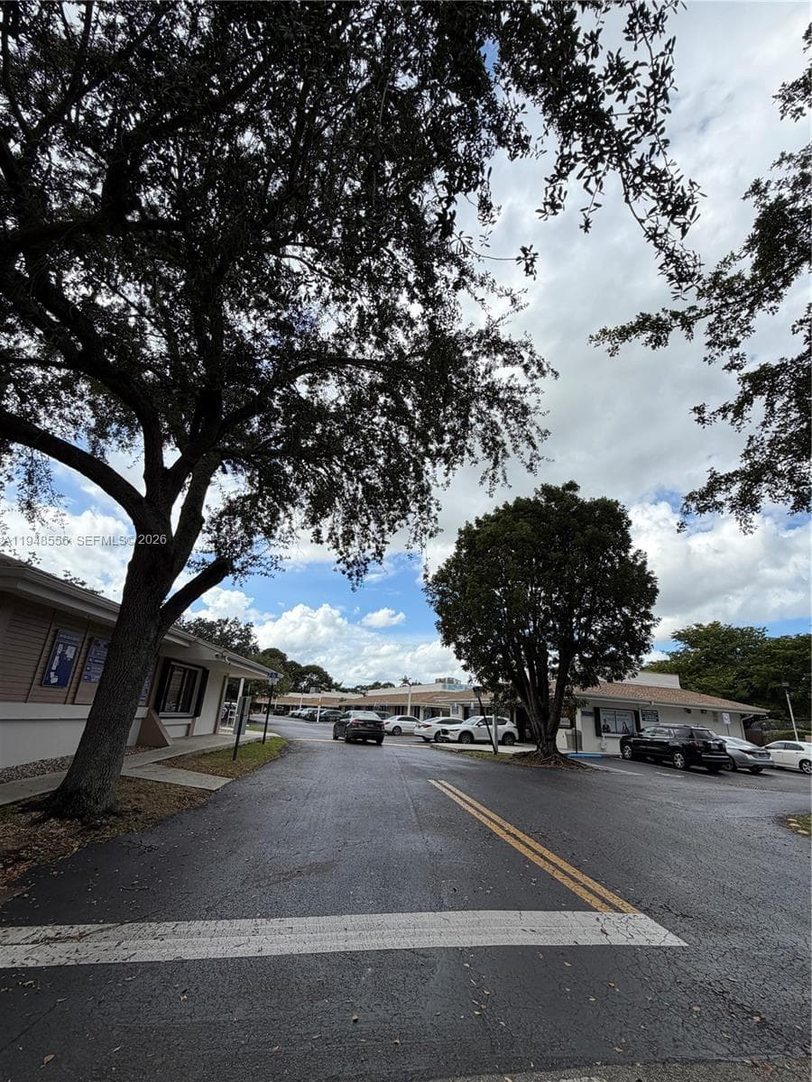 9260 Hammocks Blvd # 104, Miami FL 33196 — 10