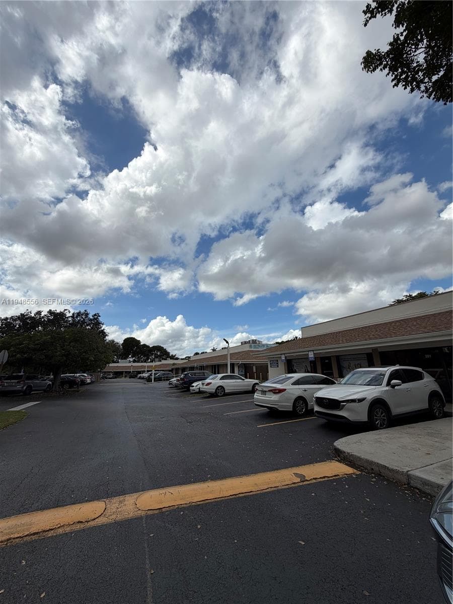 9260 Hammocks Blvd # 104, Miami FL 33196 — 8