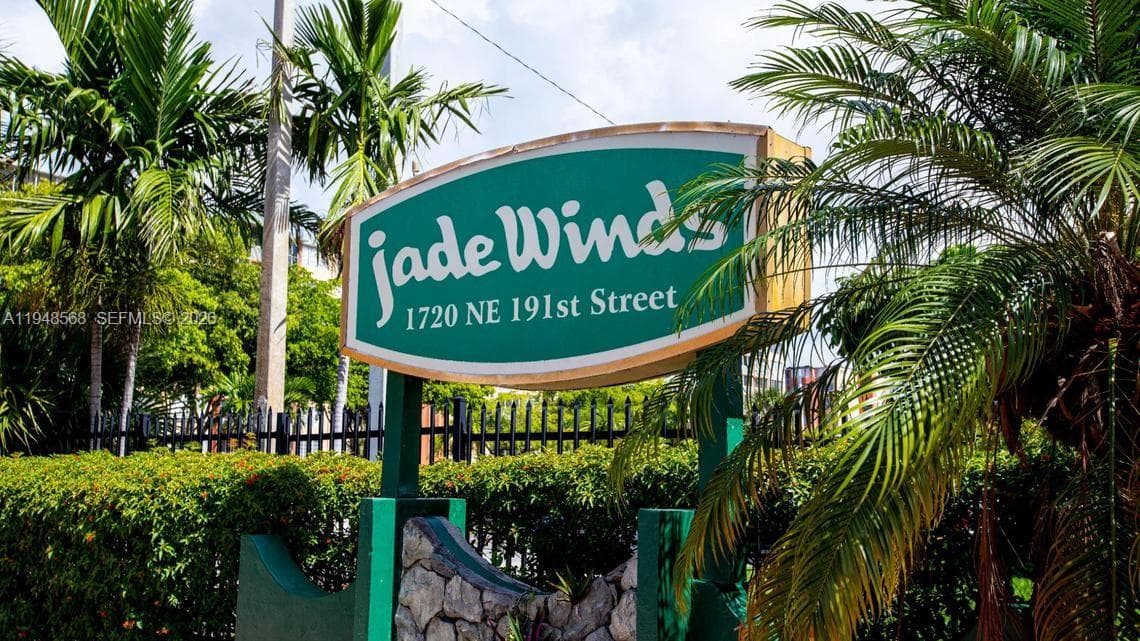 1700 NE 191st St # 202, Miami FL 33179 — 23