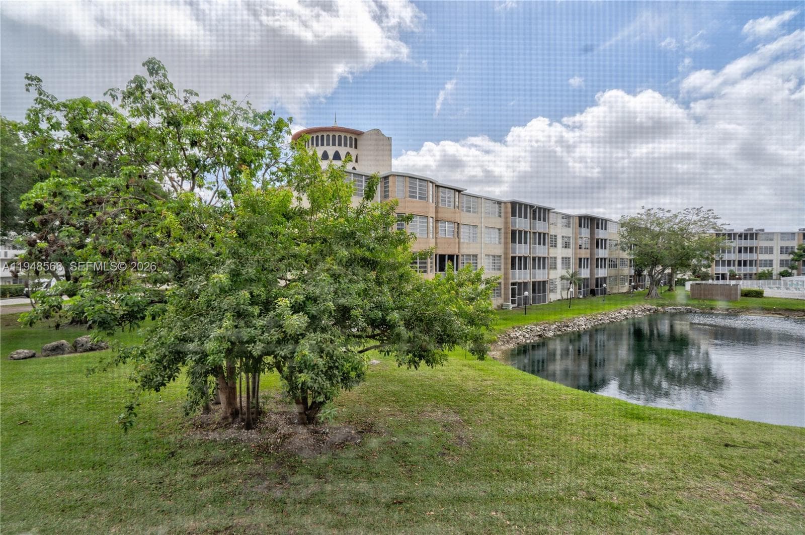 1700 NE 191st St # 202, Miami FL 33179 — 2