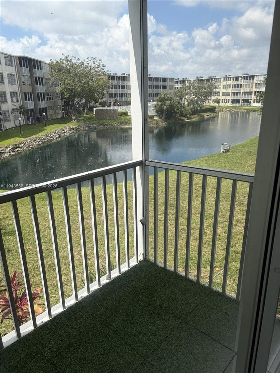 1700 NE 191st St # 202, Miami FL 33179 — 6