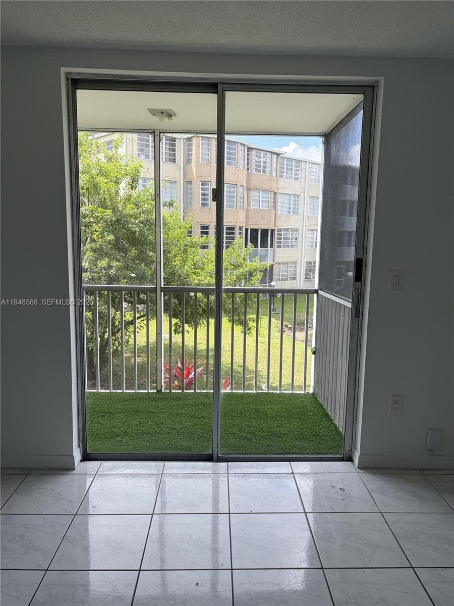 1700 NE 191st St # 202, Miami FL 33179 — 13