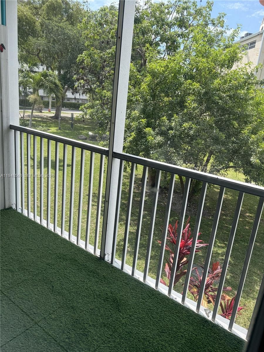 1700 NE 191st St # 202, Miami FL 33179 — 9