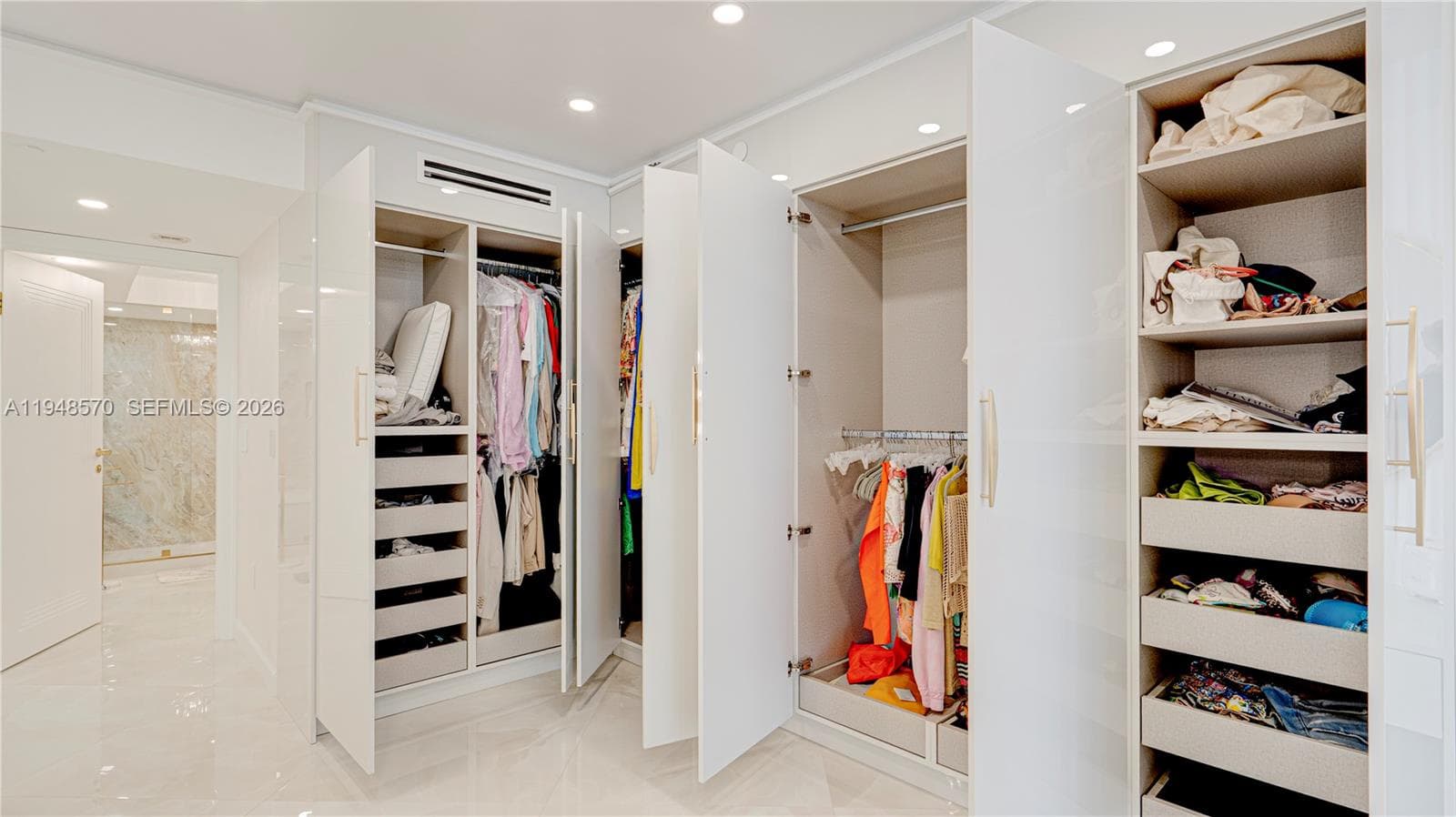16711 Collins Ave # 1004, Sunny Isles Beach FL 33160 — 34