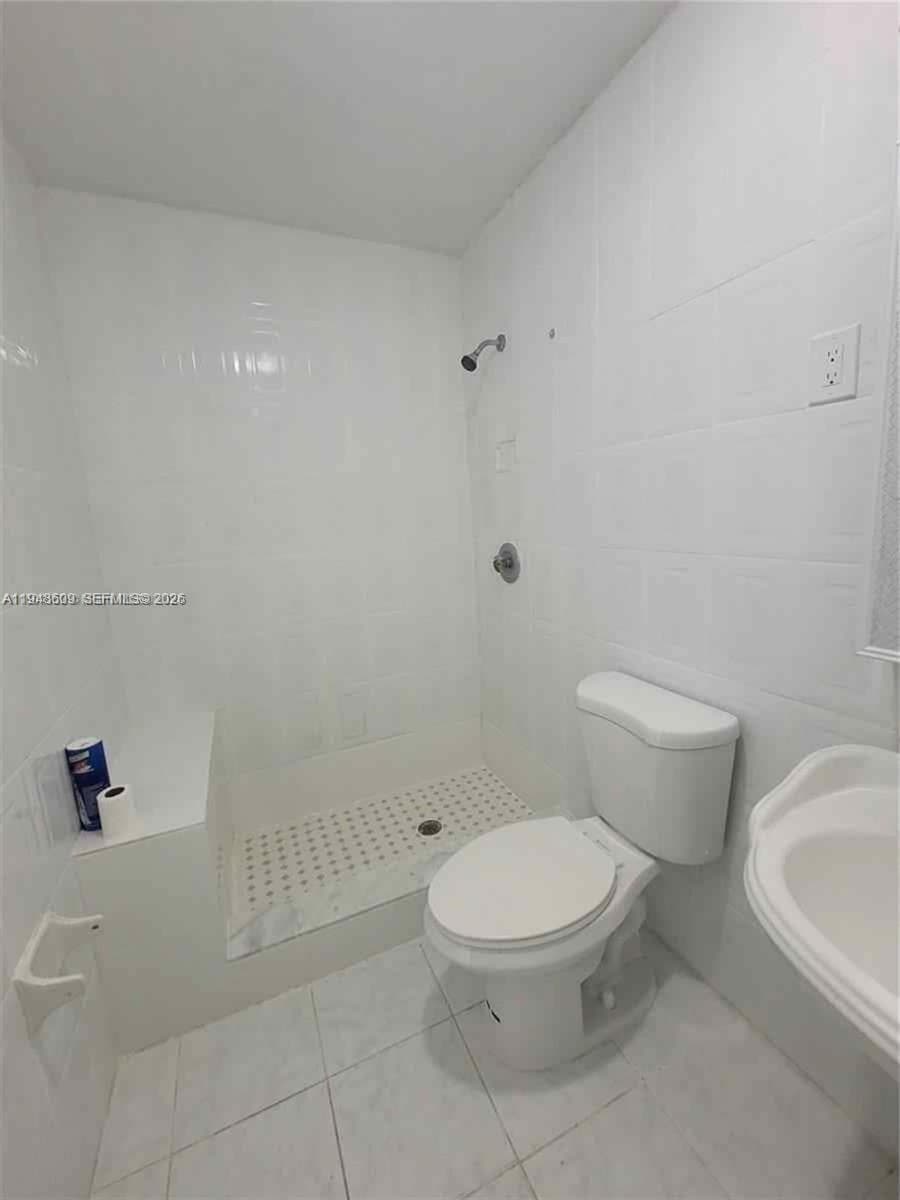 12305 SW 42nd St, Miami FL 33175 — 6