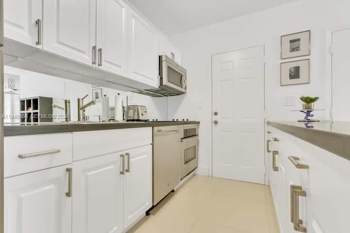 290 Sunrise # 206, Key Biscayne FL 33149 — 2