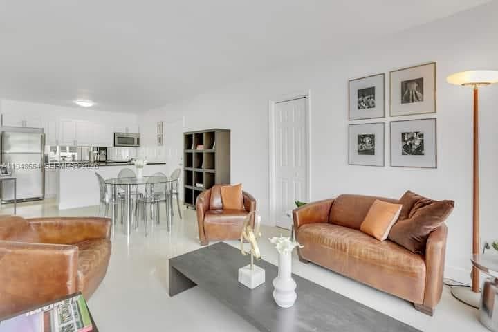 290 Sunrise # 206, Key Biscayne FL 33149 — 3