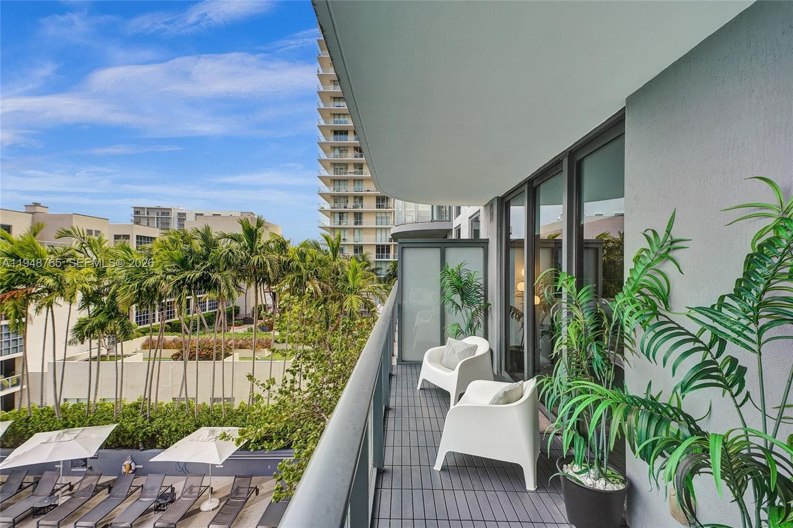 121 NE 34th St # 910, Miami FL 33137 — 33