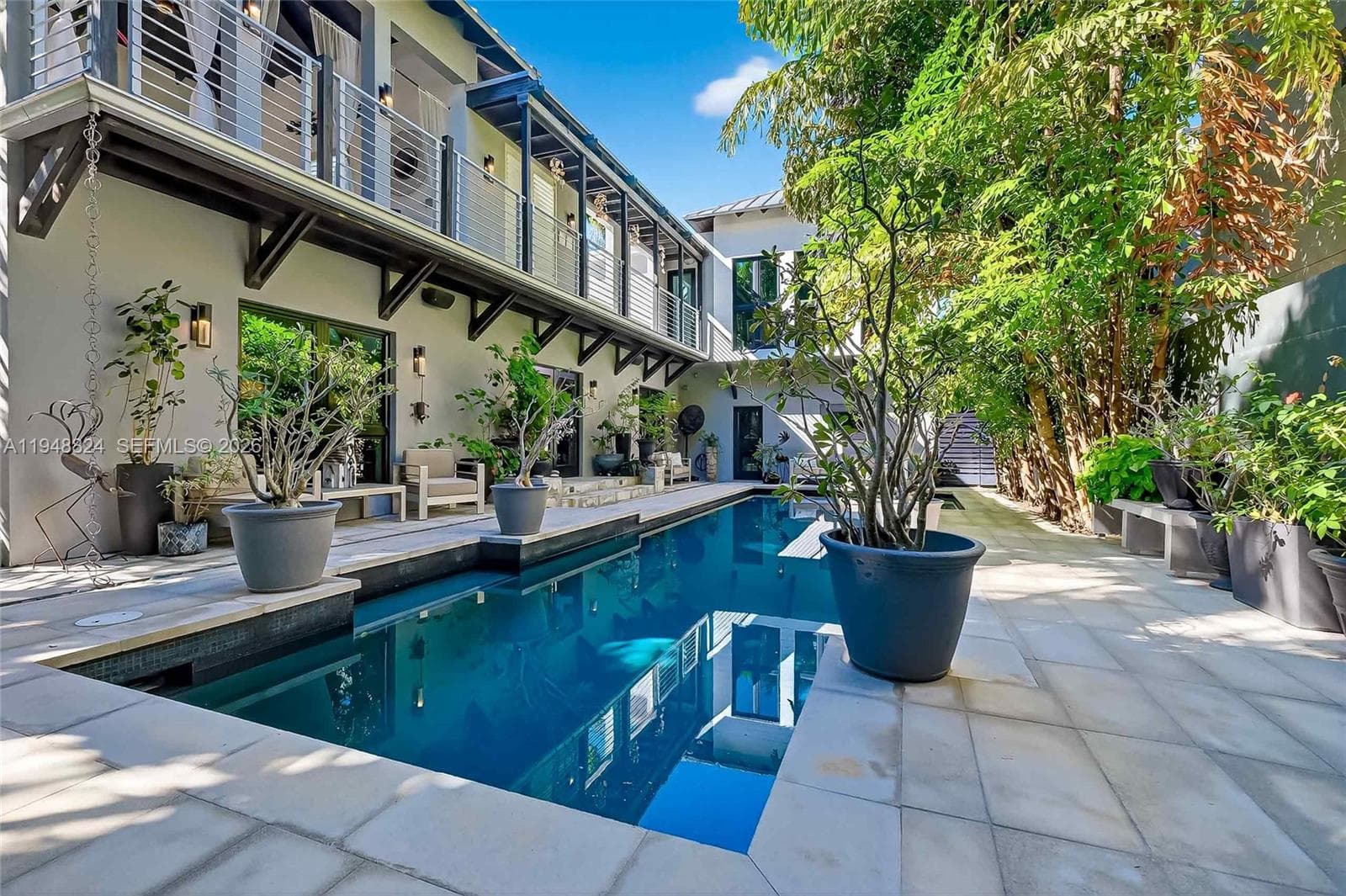 1680 Onaway Dr, Coconut Grove FL 33133 — 38