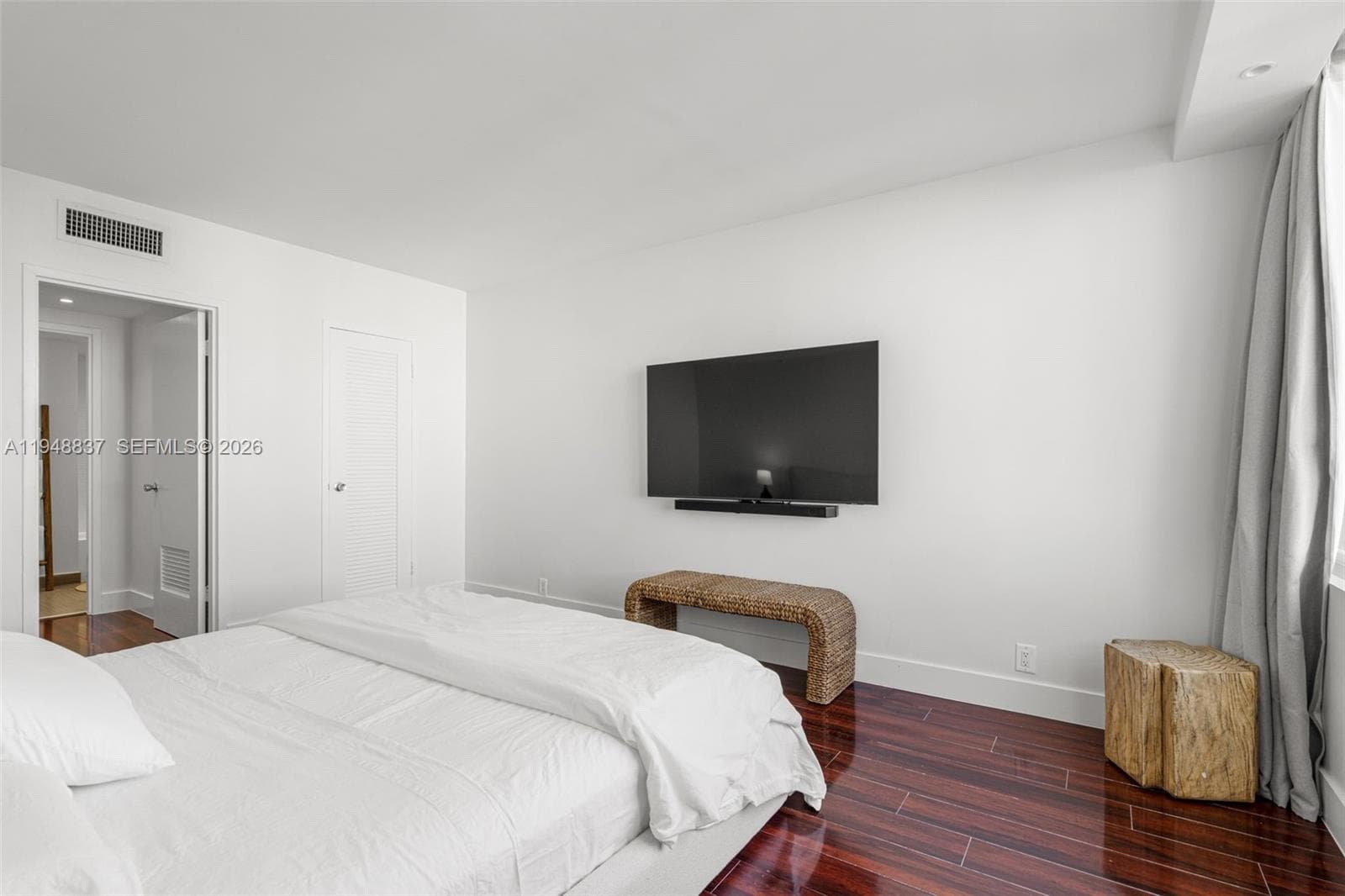 1000 West Ave # 609, Miami Beach FL 33139 — 25