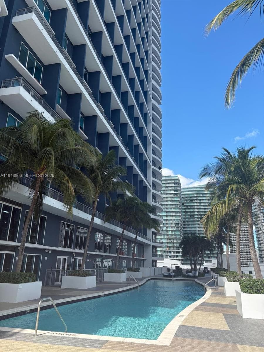 60 SW 13th St # 3013, Miami FL 33130 — 27