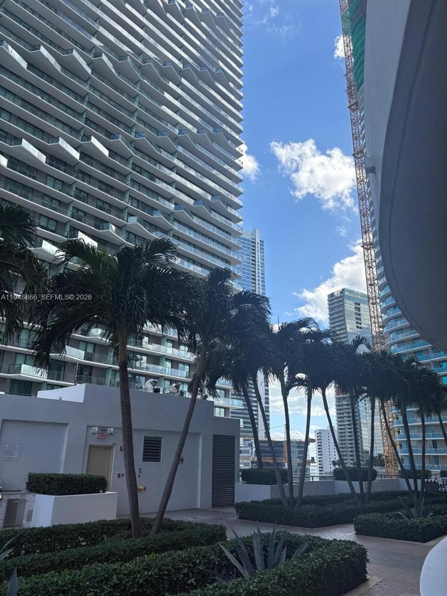 60 SW 13th St # 3013, Miami FL 33130 — 26