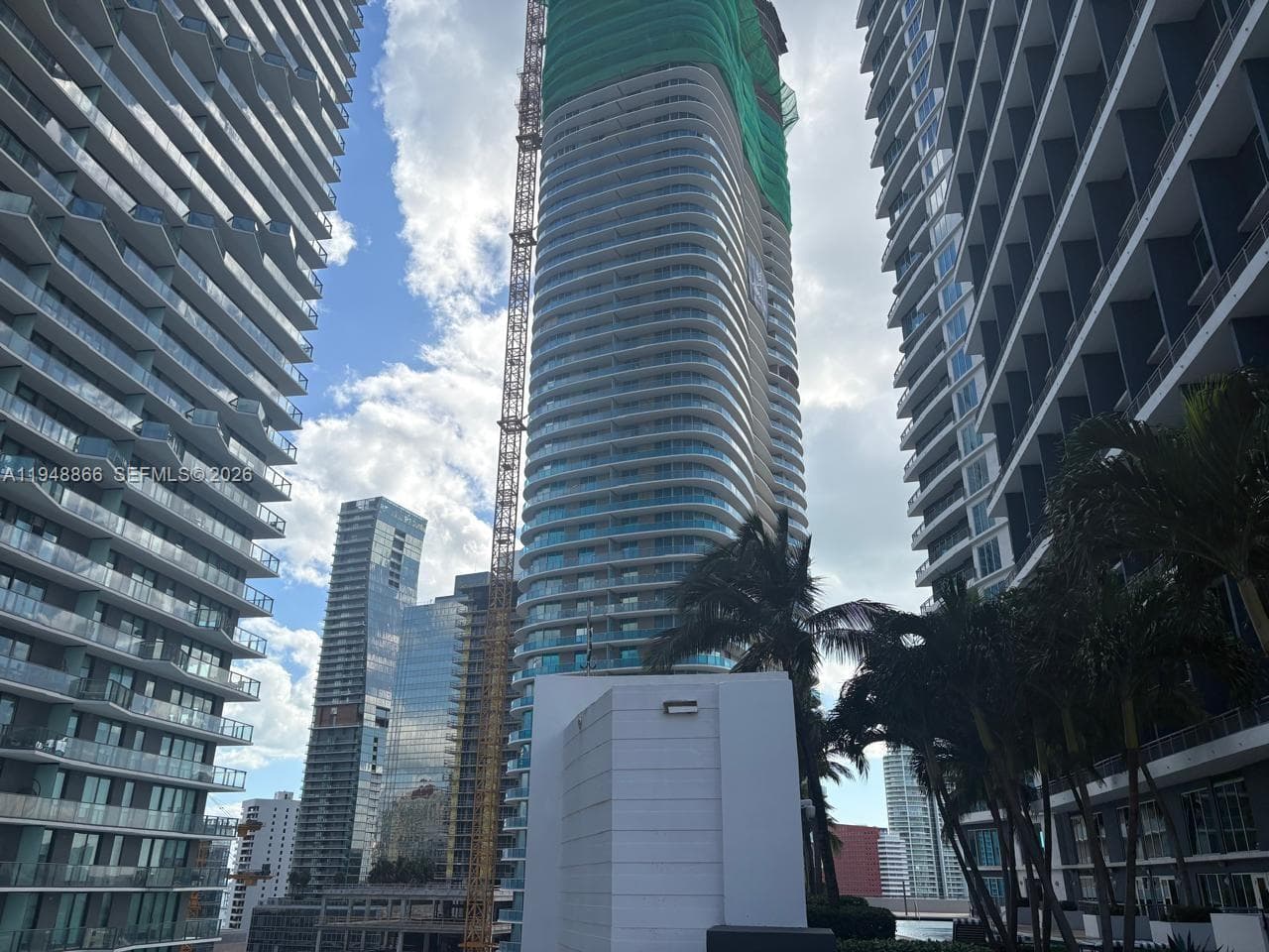 60 SW 13th St # 3013, Miami FL 33130 — 25