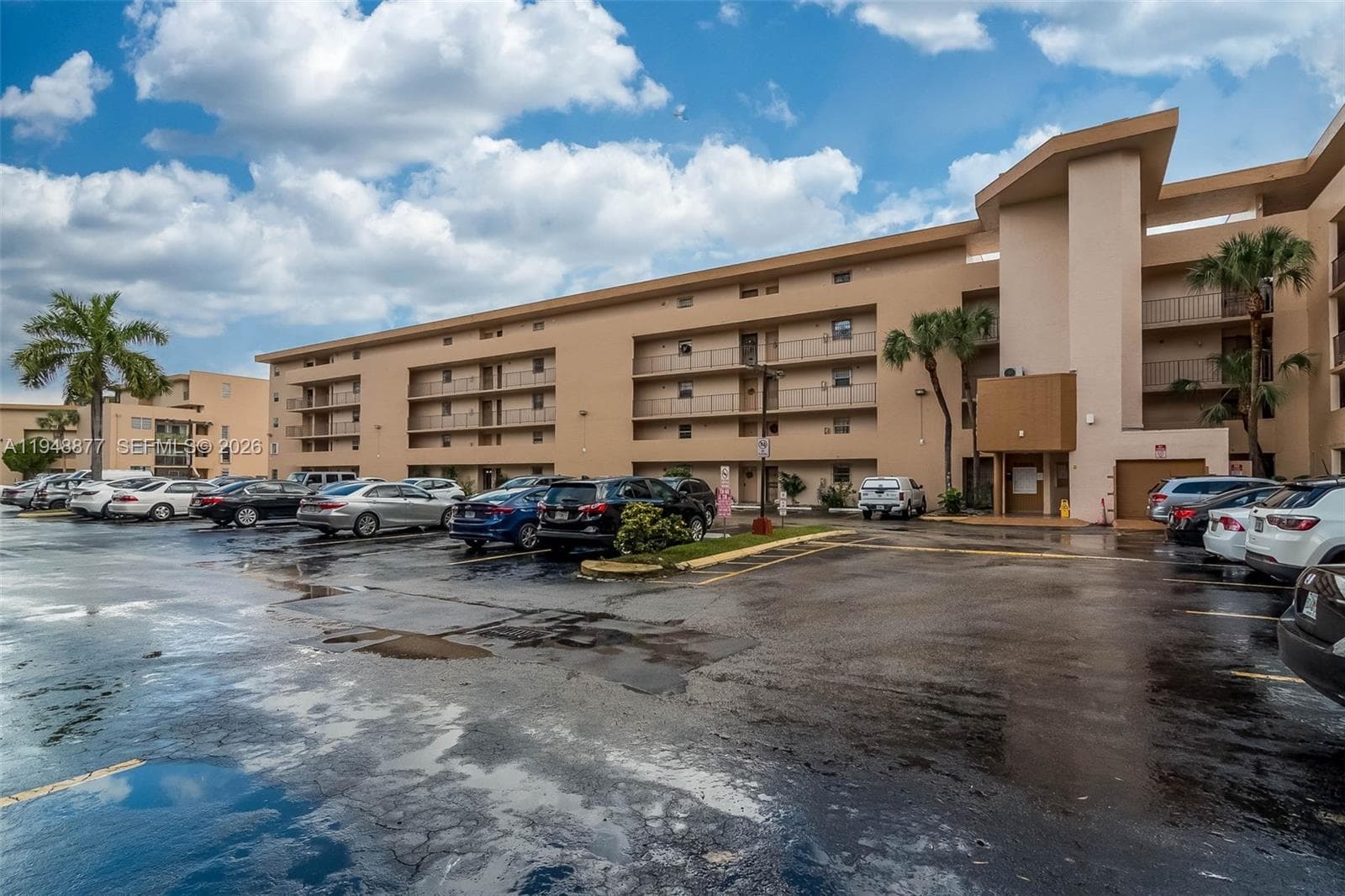 8895 Fontainebleau Blvd # 407, Miami FL 33172 — 26