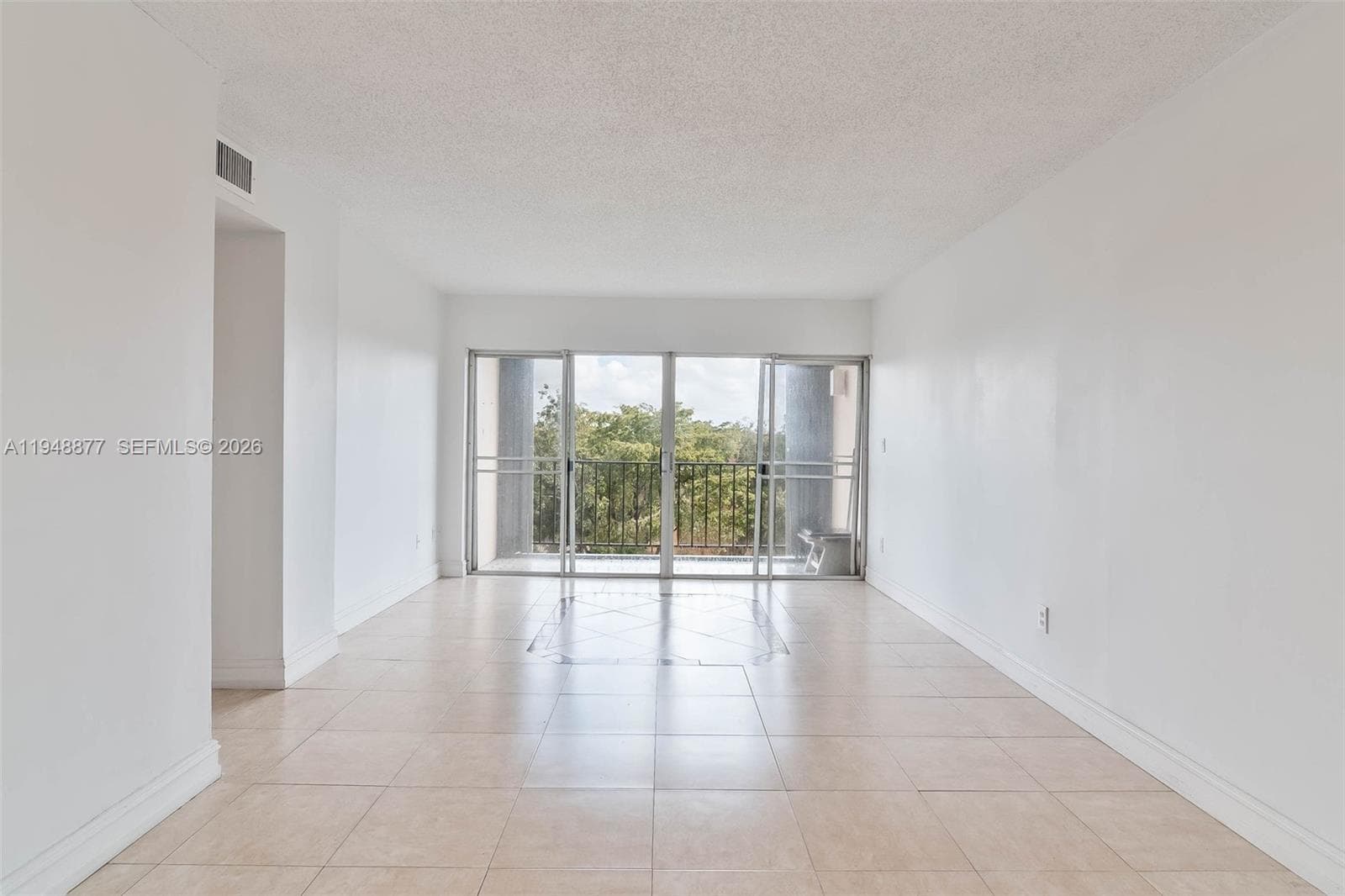 8895 Fontainebleau Blvd # 407, Miami FL 33172 — 7