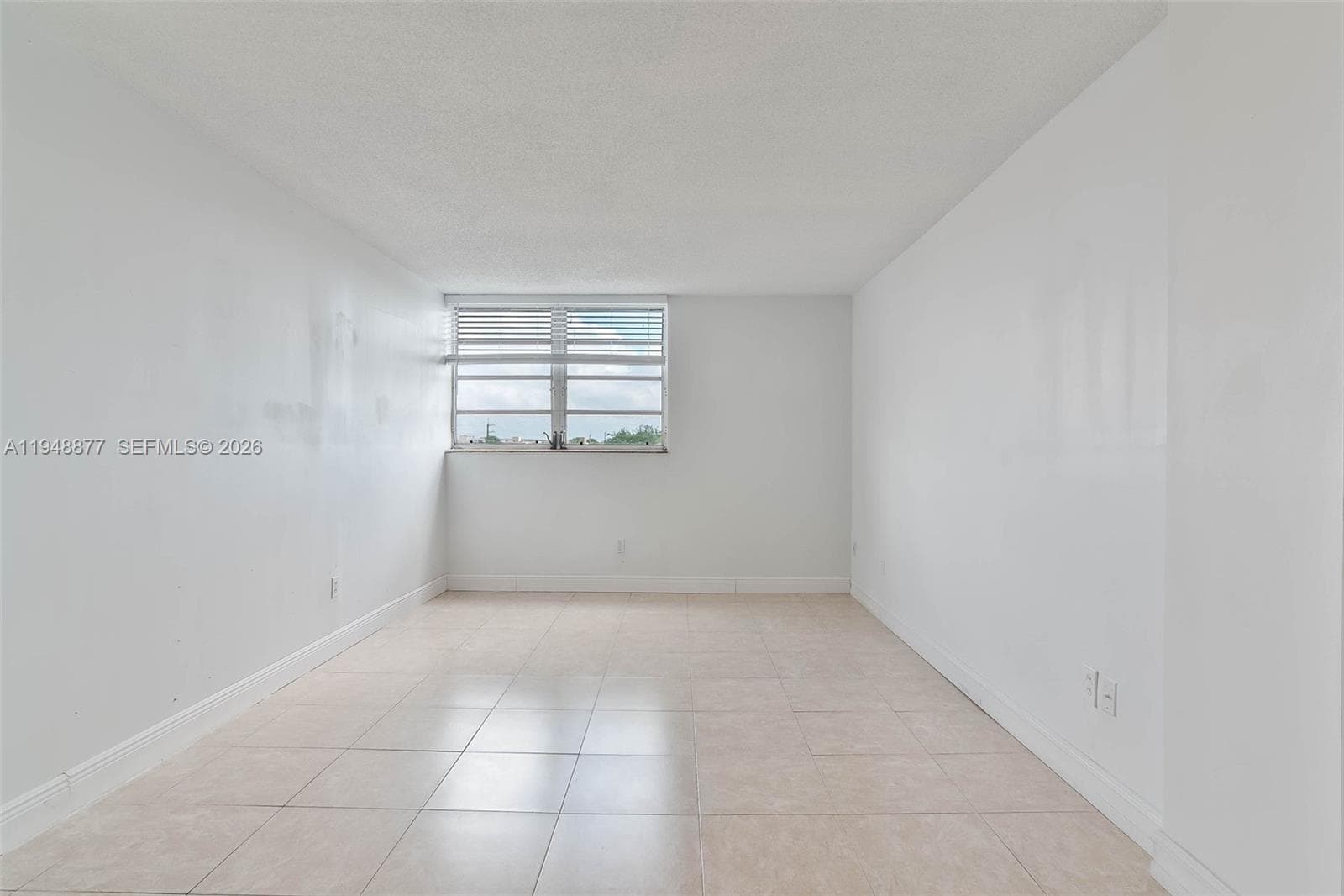 8895 Fontainebleau Blvd # 407, Miami FL 33172 — 10