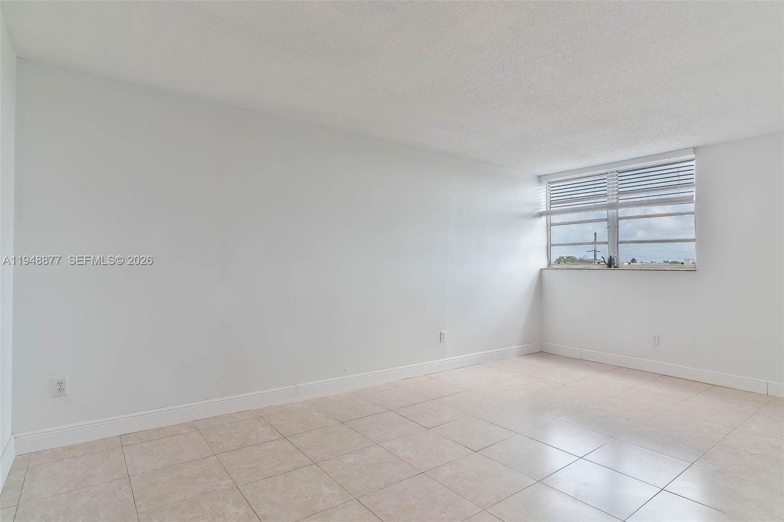 8895 Fontainebleau Blvd # 407, Miami FL 33172 — 11