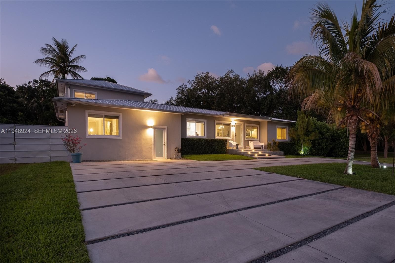 831 NE 109th St, Biscayne Park FL 33161 — 2