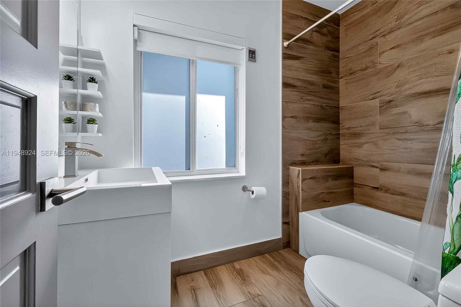 831 NE 109th St, Biscayne Park FL 33161 — 38