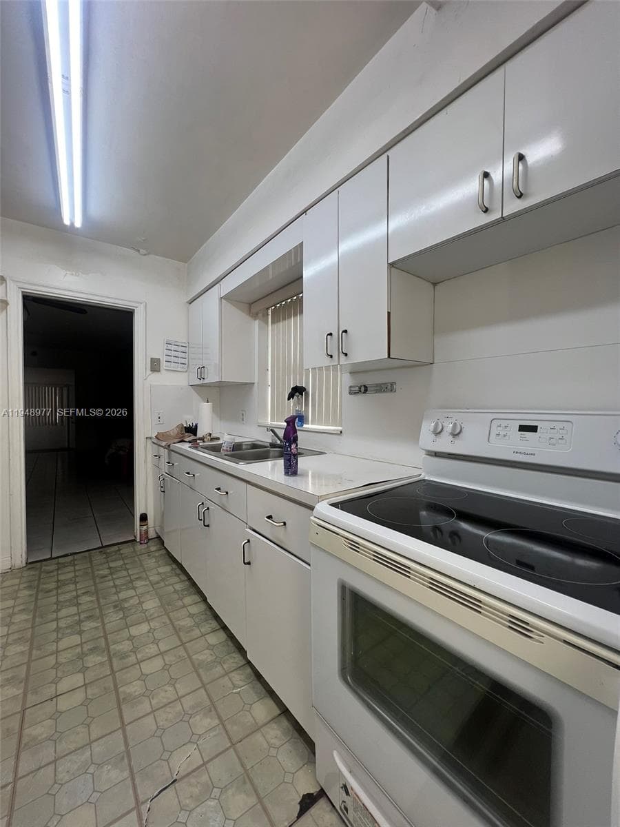 5561 SW 5th Ter, Miami FL 33134 — 23